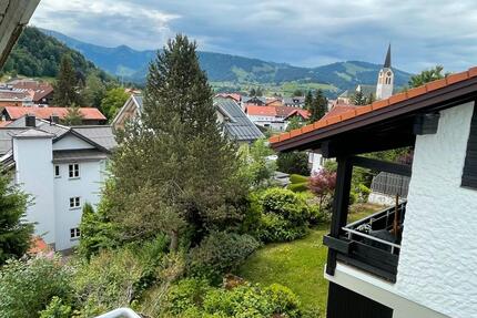 Attraktive, voll möbl. 2-Zi-Whg mit Bergblick und SW-Balkon - Oberstaufen
