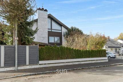 FAMILIENTRAUM. GRÜN. RÜHIG. - Reiheneckhaus in Ulm-Unterweiler mit Pool und großem Garten!