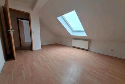 2-Raum Dachgeschosswohnung - 315,00&nbsp;EUR Kaltmiete, ca.&nbsp; 47,00&nbsp;m&sup2; in Dessau-Roßlau (PLZ: 06847)