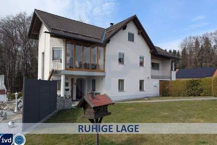 REPRÄSENTATIVES 3-FAMILIENHAUS MIT FERIENWOHNUNG UND ANGRENZENDER WIESE - Fürstenstein