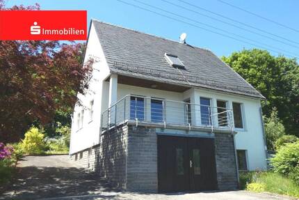 Einfamilienhaus in ruhiger Stadtrandlage mit schönem Blick über Bad Lobenstein!