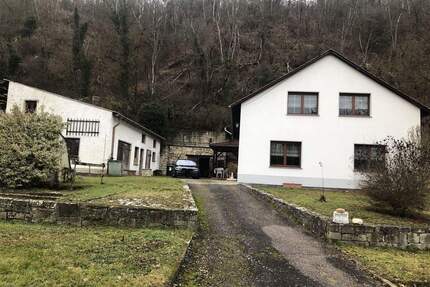 Einfamilienhaus in ruhiger Wohnlage zur Saale mit ca. 2.164 m² großem Grundstück - Bad Kösen