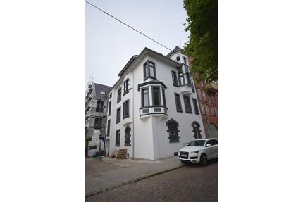 Stadtvilla: Interessante DG Wohnung in der 3.Etage - Bremerhaven Mitte