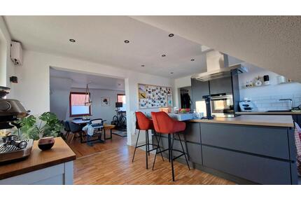 Helle 4-Zimmer Dachgeschosswohnung - Bissingen an der Teck