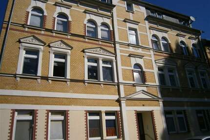 Hübsche 3 Raum Wohnung mit Balkon im Herzen der Stadt Meuselwitz zu verkaufen!