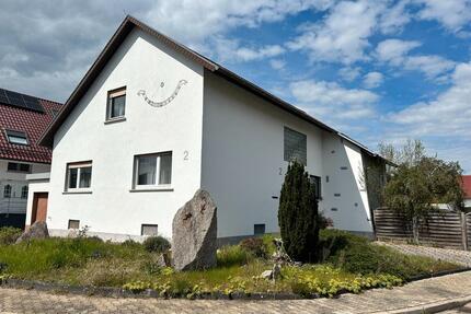 Geräumiges 6-Zimmer Haus mit großem Garten in Hambrücken