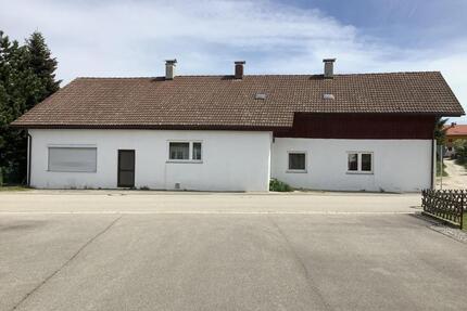 Haus mit großem Anbau u. Garage - für Handwerker und Hobby - Egglham