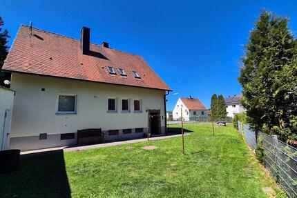 Einfamilienhaus (2 Whg) am Waldrand in 92729 Weiherhammer-Dürnast