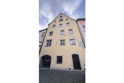 ***WG-Haus, kleines Studentenwohnheim mitten in Regensburg***