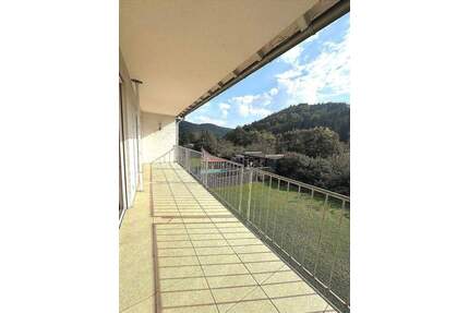 Frei ab sofort 3-Zimmerwohnung im Erdgeschoss im 3 Familienhaus mit überdachtem Balkon - Kordel