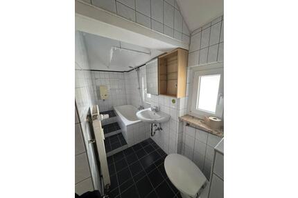 3 Zimmer Wohnung - 1.300,00&nbsp;EUR Kaltmiete, ca.&nbsp; 90,00&nbsp;m&sup2; in Gießen (PLZ: 35396) Wieseck