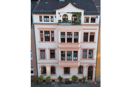 schöne Altbauwohnung 3 ZKB, in zentraler und ruhiger Wohnlage - Saarbrücken