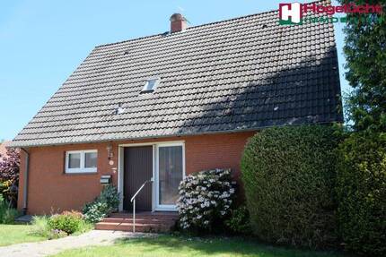 In zentraler Wohnlage! Ein kurzfristig zu beziehendes Einfamilienhaus mit Garage - Aurich Innenstadt