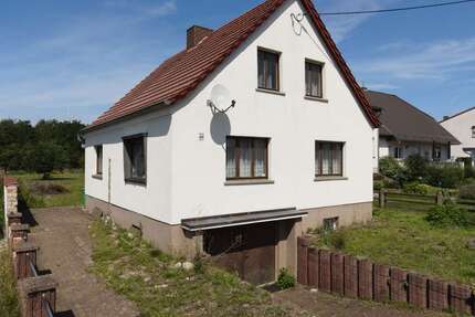 Haus zum Kaufen in Teutschenthal 150.000,00 € 101 m²