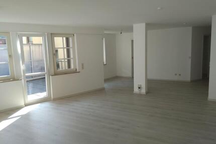 Wohnen im Grünen - 1.200,00&nbsp;EUR Kaltmiete, ca.&nbsp; 105,00&nbsp;m&sup2; in Stuttgart (PLZ: 70327) Luginsland