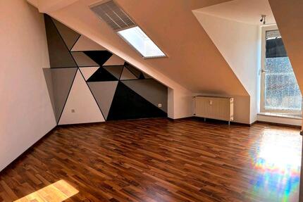 70m2 Dachgeschoss Wohnung mit Einbauküche in Gilching