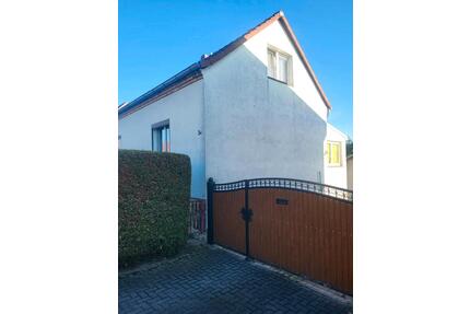 Haus in Schköna zu vermieten - 1.000,00&nbsp;EUR Kaltmiete, ca.&nbsp; 100,00&nbsp;m&sup2; in Gräfenhainichen (PLZ: 06773)