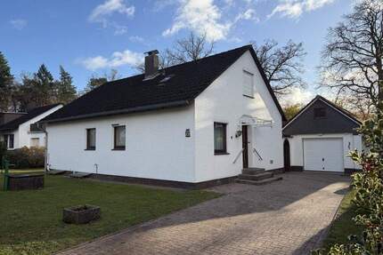 Attraktives Einfamilienhaus mit Keller, Süd- West Terrasse und Garage in ruhiger Ortslage - Mölln
