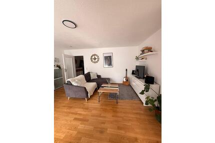 Schöne 2 Z. Wohnung mit Südbalkon, Parkett und TG Stellplatz - München Ramersdorf-Perlach