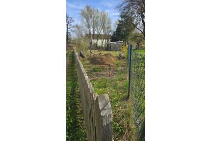 Kleingarten am Bach mit Steinhaus und Trocken-WC (kein Strom) - Uehlfeld