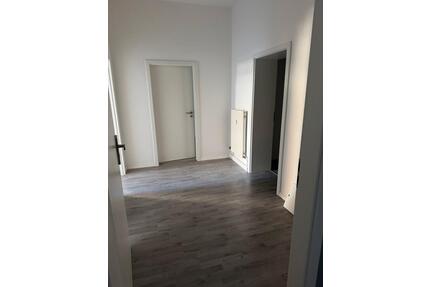 3-Raum-Wohnung - 390,00&nbsp;EUR Kaltmiete, ca.&nbsp; 77,00&nbsp;m&sup2; in Plauen (PLZ: 08525) Bahnhofsvorstadt