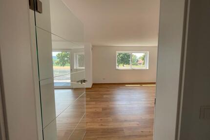 Hochwertige 4-Zimmer-Wohnung mit Balkon und Einbauküche - Kumhausen