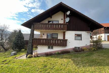 Einfamilienhaus mit Potenzial + großes Grundstück mit Baumöglichkeit(en) in Elisabethszell - Haibach