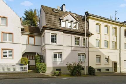 Charmantes Zwei- bis Dreifamilienhaus mit Entwicklungspotenzial - saniert & vielseitig nutzbar in zentraler Lage - Solingen Solingen-Mitte