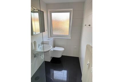 Frisch renoviert & einzugsbereit: Moderne 3-Zi Wohnung mit Balkon - Salzgitter