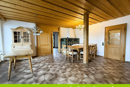 Große 4-Zimmerwohnung mit Garage in Wettstetten