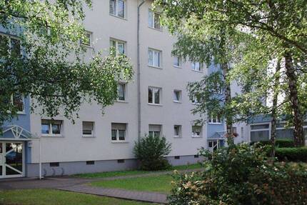 Schöne 3,5-Zimmer-Wohnung mit Balkon zu vermieten! - Frankfurt am Main Frankfurter Berg