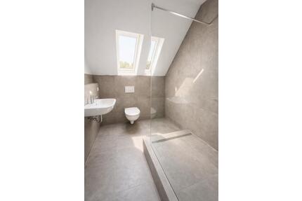 Top Rendite Wohnung - komplett kernsaniert, 2,5 Zimmer Bedingrade - Essen Stadtbezirk IV