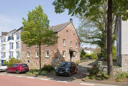 Haus zum Kaufen in Aachen 449.000,00 € 235 m²