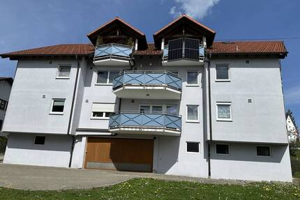 Gut geschnittene Erdgeschosswohnung mit Tiefgarage und Stellplatz sucht neuen Eigentümer - Zimmern ob Rottweil