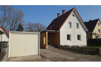Einfamilienhaus mit Einliegerwohnung auf 1.366 qm Grundstück - Lage