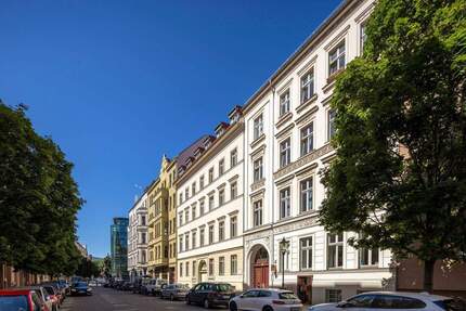 Investieren in Toplage: attraktive 2-Zi.-Wohnung im gefragten Scheunenviertel von Berlin-Mitte!