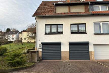 Familienfreundliche Doppelhaushälfte mit durchdachtem Grundriss - Saarbrücken / Altenkessel