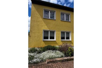 Doppelhaushälfte mit Garten - 90.000,00&nbsp;EUR Kaufpreis, ca.&nbsp; 100,00&nbsp;m&sup2; in Nordhausen (PLZ: 99734)