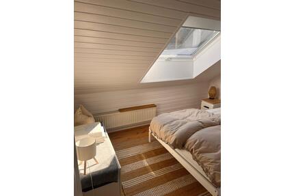 2-Zimmer-Dachgeschoss-Wohnung - 1.100,00&nbsp;EUR Kaltmiete, ca.&nbsp; 58,00&nbsp;m&sup2; in Bonn (PLZ: 53111)