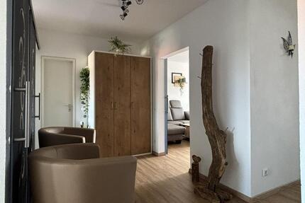 Sehr schöne 3-Zimmer-Wohnung mit Balkon+Garage,renoviert,möbliert - Kulmbach Blaich