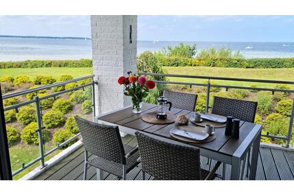 % Ferienwohnung AquaMarin mit BALKON direkt am Meer bei Laboe %