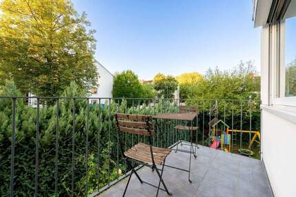 Top-Reihenendhaus mit Wohlfühlcharakter in familienfreundlicher Lage von Frankfurt-Eschersheim - Frankfurt am Main