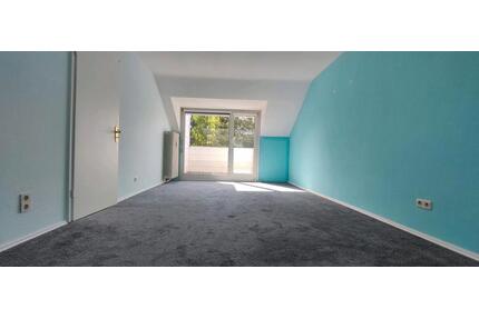 Schöne Dachgeschosswohnung mit Balkon - Solingen Central