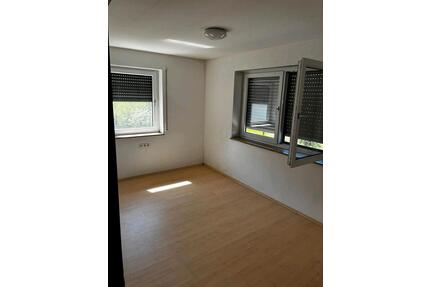 Wohnung zu vermieten - 1.250,00&nbsp;EUR Kaltmiete, ca.&nbsp; 118,00&nbsp;m&sup2; in Mönchsdeggingen (PLZ: 86751)