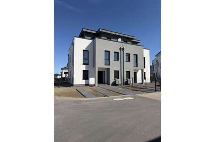 Haus zum Kaufen in Ludwigsfelde 740.000,00 € 177 m²