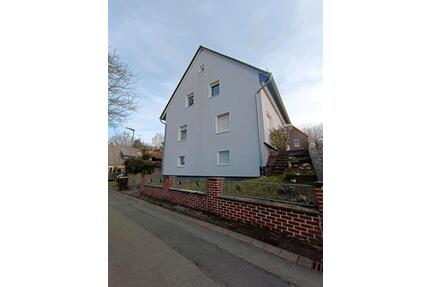 Zweifamilienhaus - 350.000,00&nbsp;EUR Kaufpreis, ca.&nbsp; 200,00&nbsp;m&sup2; in Waldsolms (PLZ: 35647)