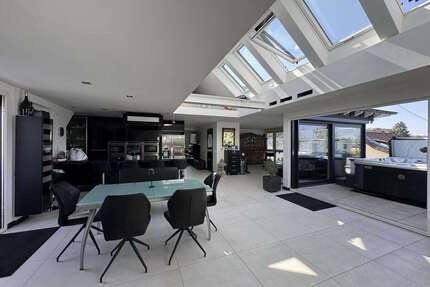 Haus zum Kaufen in Bergisch Gladbach 2.350.000,00 € 496 m²