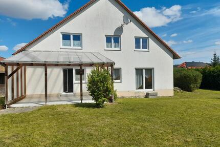 Zweifamilienhaus mit großem Grundstück mit Bahnanschluss - Oberdachstetten