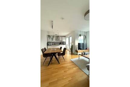 Exklusive 4-Zimmer-Wohnung mit 2 Balkonen & TG-Stellplatz in ruhiger Lage - Frankfurt am Main Rödelheim