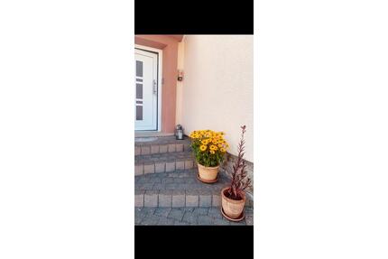 3 Zimmer Dachgeschosswohnung - 1.050,00&nbsp;EUR Kaltmiete, ca.&nbsp; 80,00&nbsp;m&sup2; in Ötzingen (PLZ: 56244)